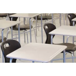 Omnia Stacking Chair w/ Casters (17" H - 5th-Adult)