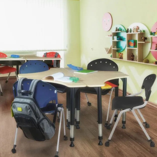 Rico Stack Chair with Casters Package