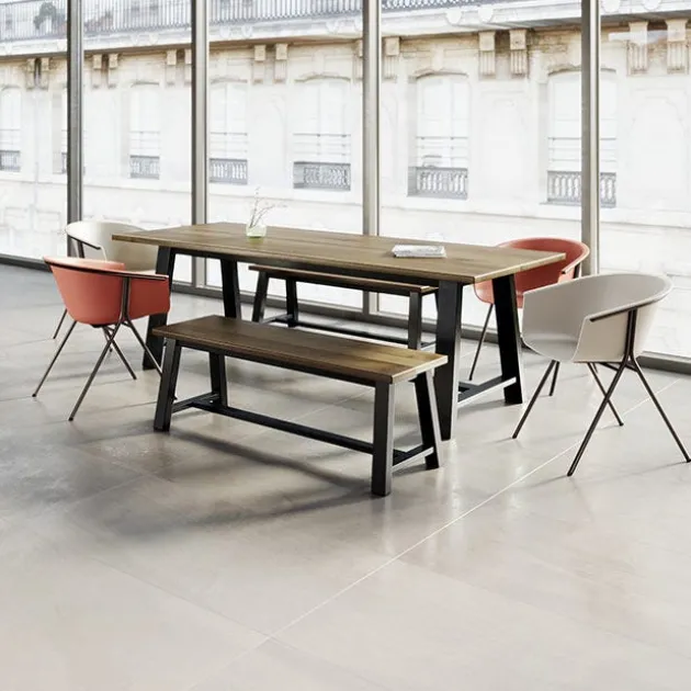 Tee Series 4-Leg Chair